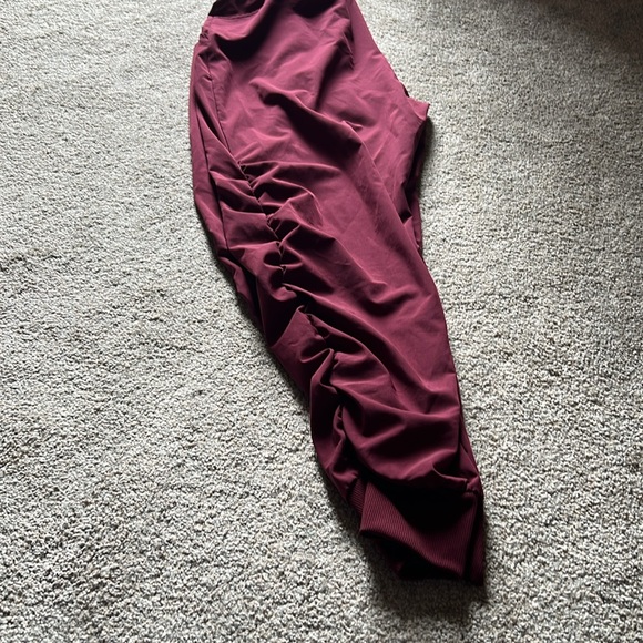 MARIKA Tyra Jogger Size Medium Pants Red/Wine Pockets Cuffed Ankles Drawstring - Picture 16 of 16